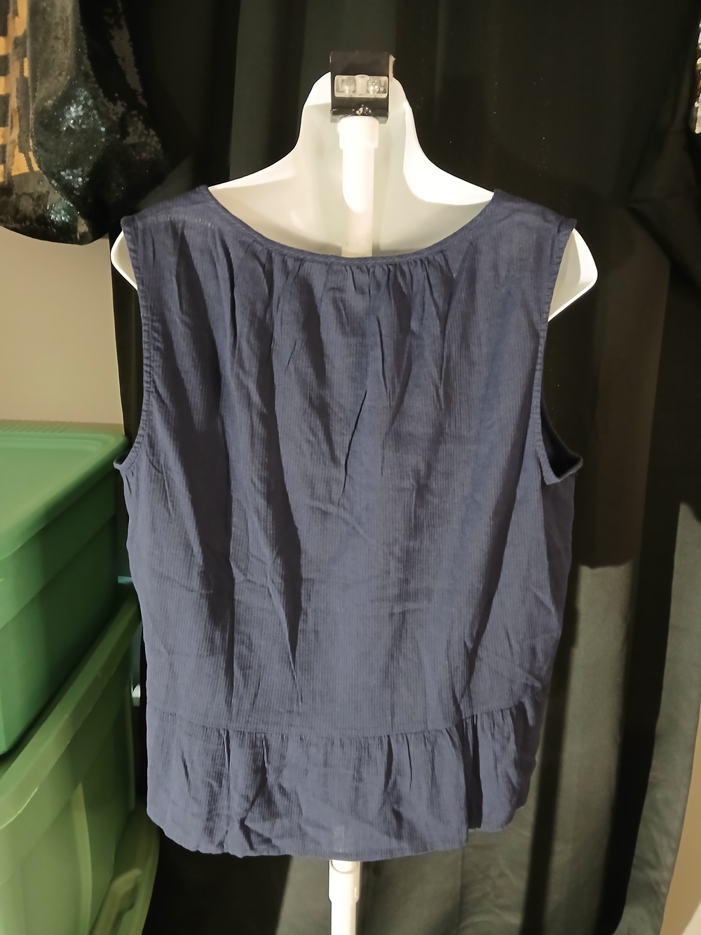 NWT GAP Navy Sleeveless V-Notch Pleated Peplum Lightweight Spring Summer Tank - Picture 9 of 15